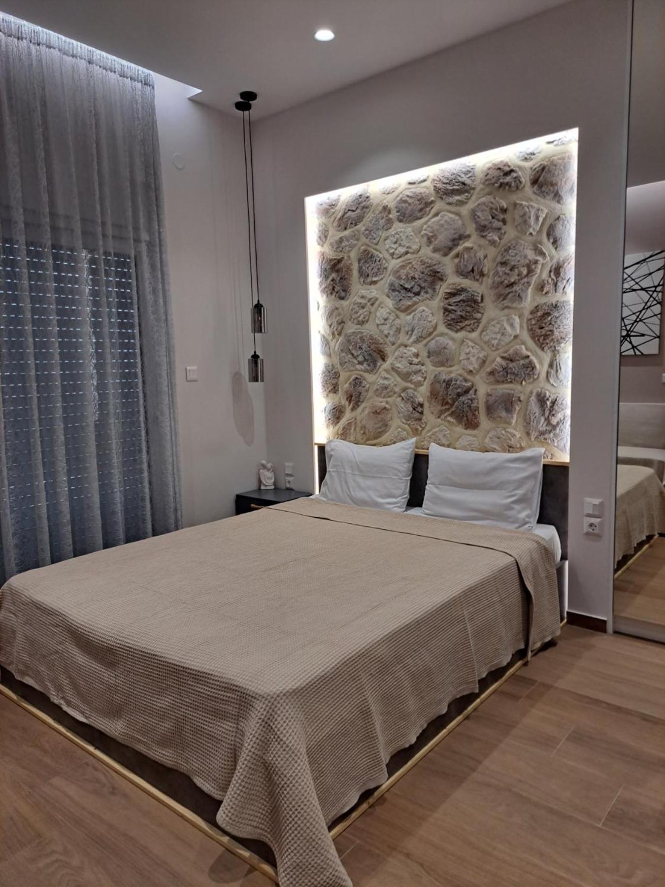 Eclectic Studio With Stone Volos Esterno foto
